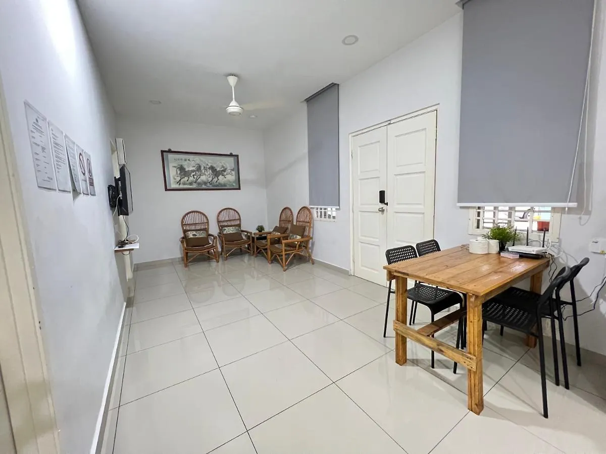 Jiaxin Homestay - Jp Pedana 家馨民宿 Johor Bahru 0*,